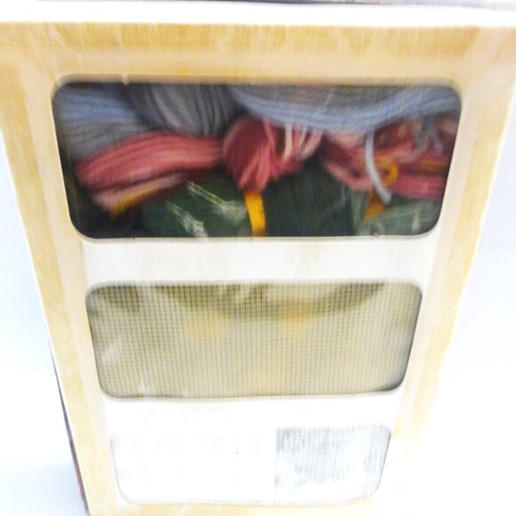 13 x 18 Jean McIntosh NEEDLEPOINT KIT Wood Threads M-179 Vintage Needlepoint - Picture 4 of 5